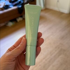 Barefaced retinal skin therapy